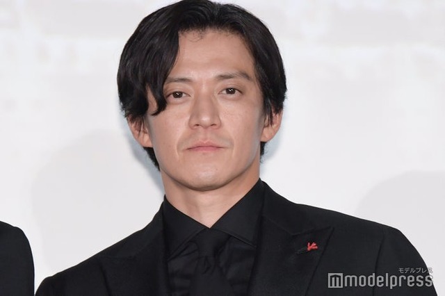 「フロントライン」ジャパンプレミアに登壇した小栗旬（C）モデルプレス