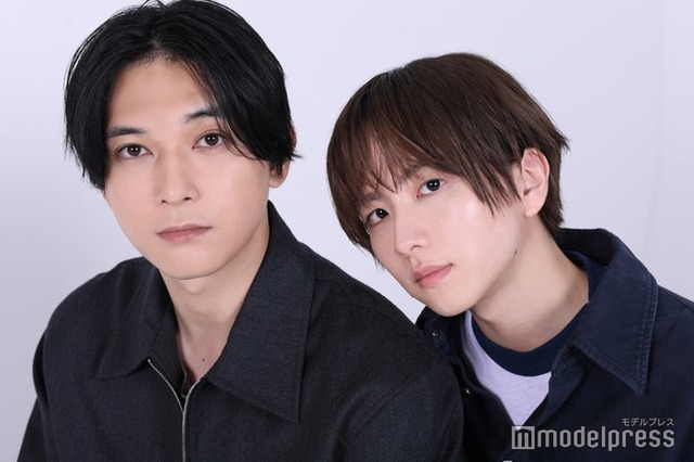 モデルプレスのインタビューに応じた吉沢亮、板垣李光人（C）モデルプレス