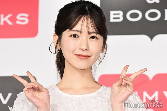 1st写真集「感情の隙間」発売記念記者会見に出席した筒井あやめ（C）モデルプレス