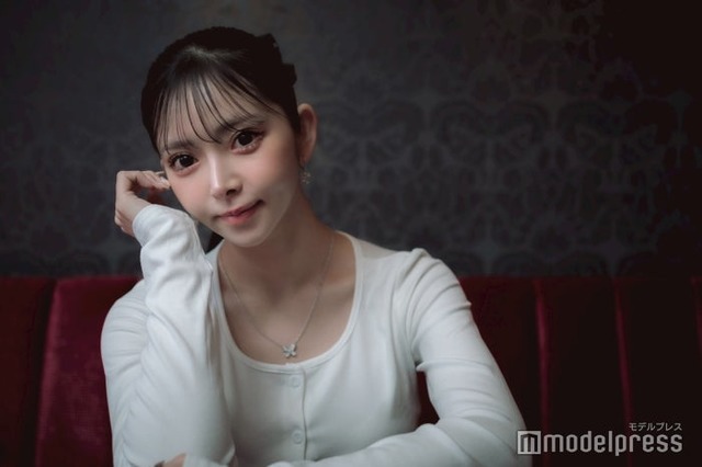 モデルプレスのインタビューに応じたあさまる「VENET TOKYO ROPPONGI」（C）モデルプレス