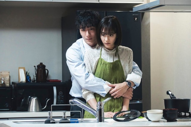 大貫勇輔、松井愛莉「子宮恋愛」第9話（C）ytv