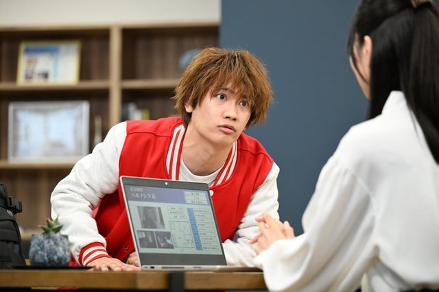 藤原丈一郎、菅井友香「ロンダリング」第1話（C）カンテレ