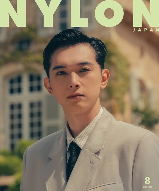 「NYLON JAPAN」8月号（カエルム、6月27日発売）表紙：吉沢亮（C）NYLON JAPAN