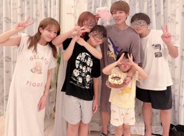 第5子妊娠中の辻希美、子供たちからの愛に溢れた“父の日”SHOTを公開「世界一大好きです」
