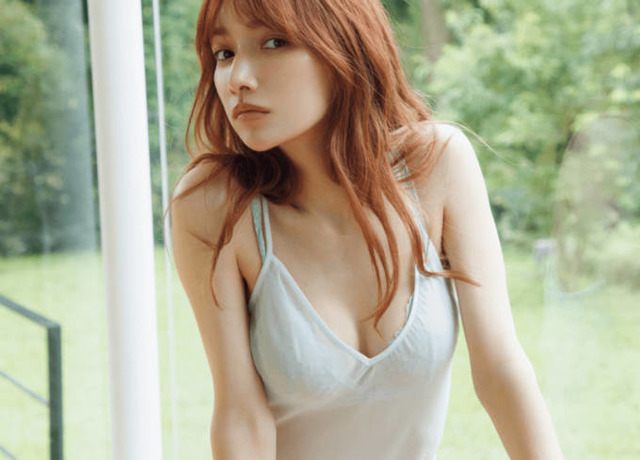 後藤真希、色っぽいキャミソール姿で美ボディ披露！2021年発売の写真集「ramus」に新規特典カット追加