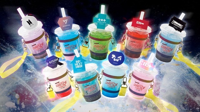 スペシャルドリンク＆カップホルダーセット¥1,300／画像提供：ユニバーサル・スタジオ・ジャパン