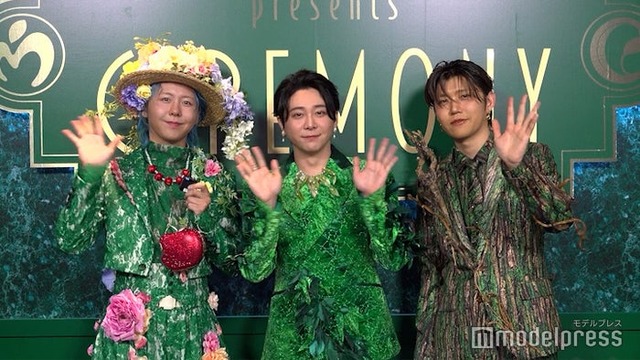 モデルプレスの取材に応じたMrs. GREEN APPLE（C）モデルプレス