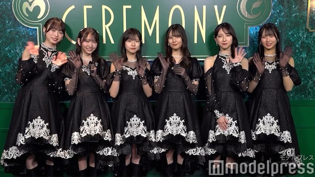 モデルプレスの取材に応じた高橋未来虹、藤嶌果歩、正源司陽子、小坂菜緒、金村美玖、上村ひなの／日向坂46（C）モデルプレス