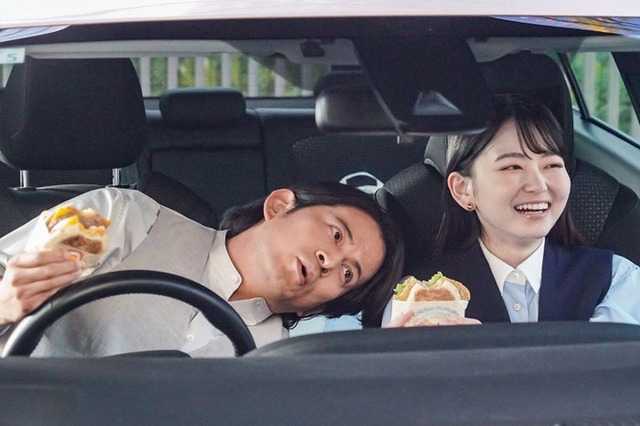 岡田准一、山田杏奈「朝マックタイム　外回り篇」メイキング（提供写真）