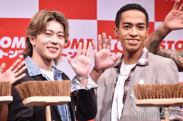 生ストンプに大興奮だった末澤誠也＆草間リチャード敬太（C）モデルプレス