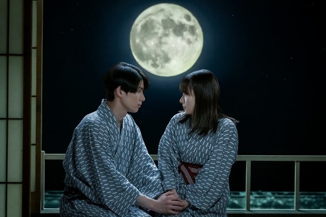 本田響矢、芳根京子「波うららかに、めおと日和」（C）フジテレビ