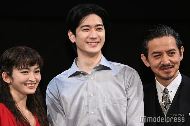舞台「みんな鳥になって」プレスコール＆初日前会見に出席した岡本玲、中島裕翔、岡本健一（C）モデルプレス