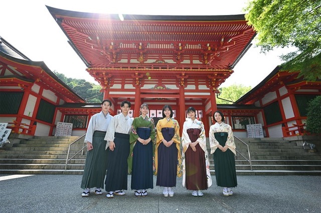 （左から）山時聡真、齋藤潤、嵐莉菜、當真あみ、原菜乃華、上白石萌音（C）日本テレビ