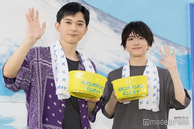 映画「ババンババンバンバンパイア」銭湯トークイベントに出席した吉沢亮、板垣李光人（C）モデルプレス