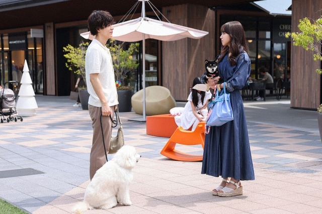 成田凌、清原果耶「初恋DOGs」第1話（C）TBS
