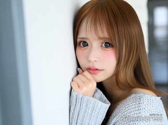 モデルプレスのインタビューに応じたりな（C）モデルプレス