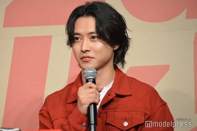 新CMと同じ衣装で登場した山崎賢人（C）モデルプレス