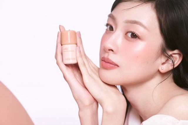 ミルフィー、ふんわり血色感とツヤ肌をかなえる「シェイクドロップチーク」が新登場