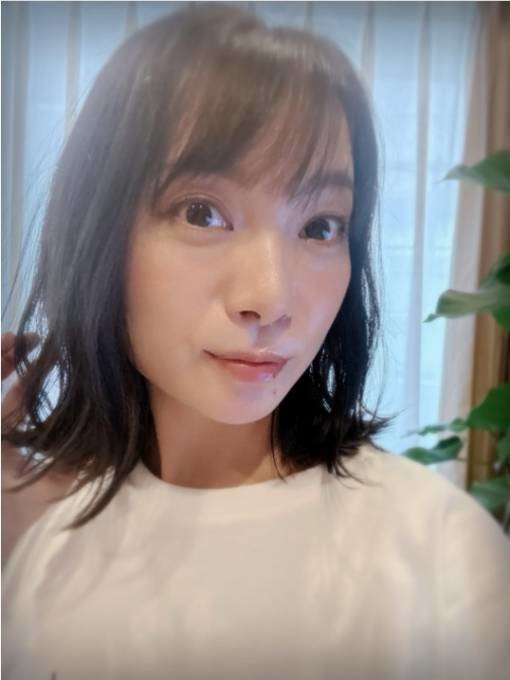 保田圭「久しぶりに美容院」さっぱりNEWヘアを披露「かなり長い間サボった」