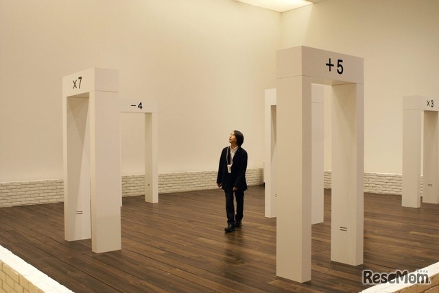「佐藤雅彦展　新しい×（作り方＋分かり方）」
