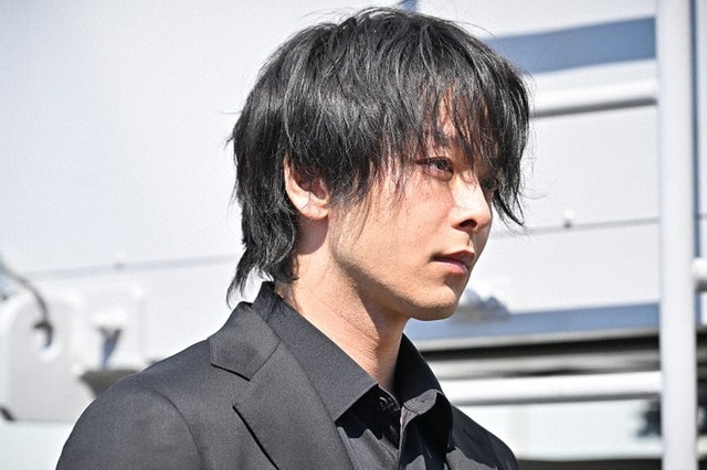 中村倫也「DOPE 麻薬取締部特捜課」第1話（C）TBS