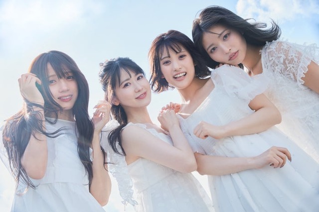 （左から）花宮初奈、花井美春、橘杏咲、松岡美里／撮影：三宮幹史／「天狼群ビジュアルブック（仮）」（講談社／2025年9月24日発売）