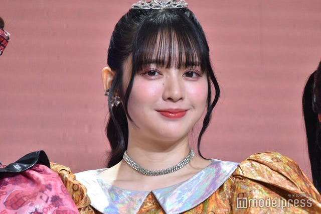 前髪ありの鎮西寿々歌（C）モデルプレス