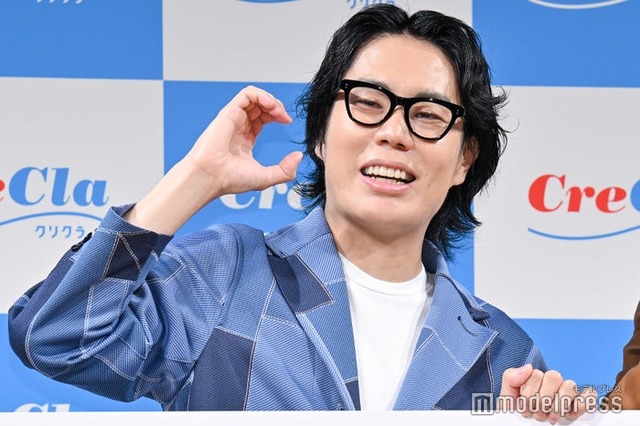 宅配水の制定記念イベントに出席した高⽐良くるま（C）モデルプレス