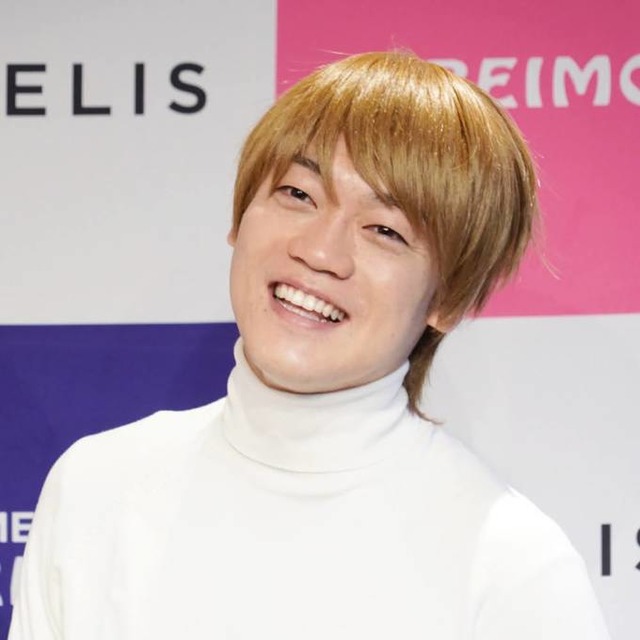 おばたのお兄さん、妻・山崎アナ＆息子とのプールSHOTに反響「そっくり！」「ほんと遺伝すごい！笑」