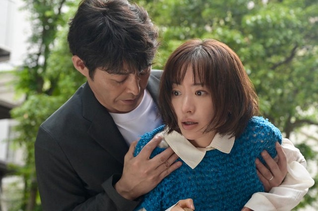 安田顕、松本まりか「奪い愛、真夏」第1話（C）テレビ朝日