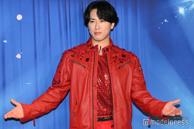 イナバウアーができるようになった宮舘涼太（C）モデルプレス