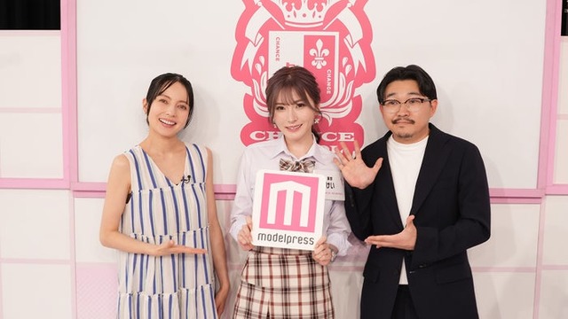 （左から）ベッキー、けい、伊藤俊介（提供写真）
