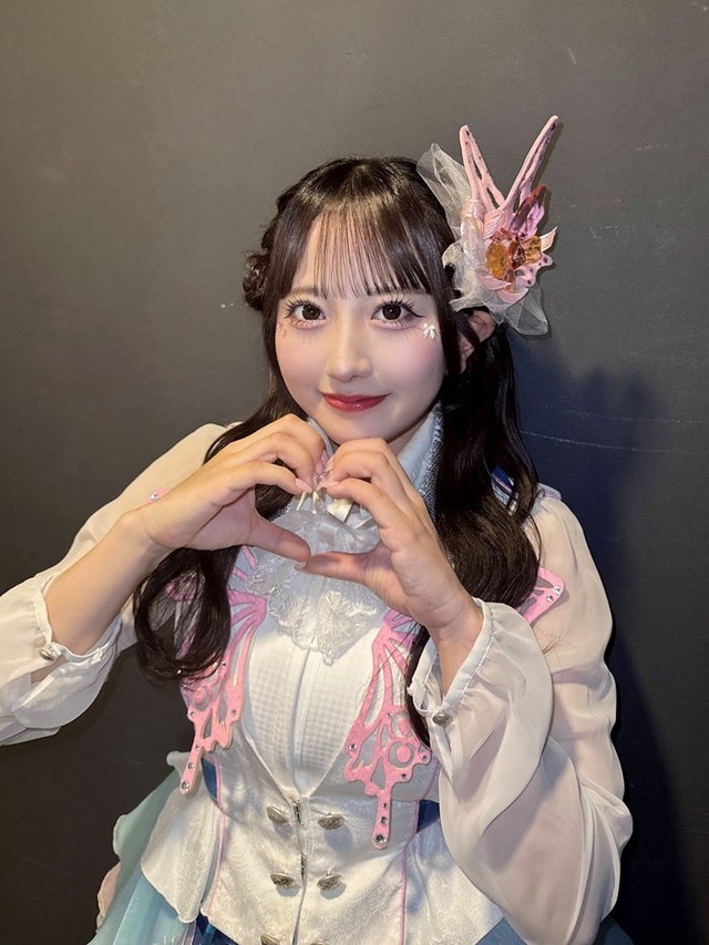“握手会にオタク1人”話題のSKE48相川暖花、水着姿のずぶ濡れショット披露「体張ってる」「濡れても可愛い」の声