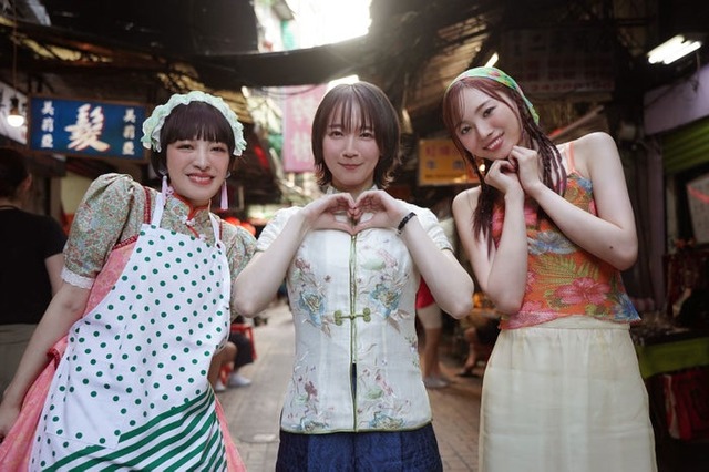 花瀬琴⾳、吉岡里帆、梅澤美波（C）眉⽉じゅん／集英社・映画「九⿓ジェネリックロマンス」製作委員会