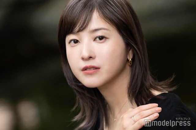 モデルプレスのインタビューに応じた吉高由里子（C）モデルプレス