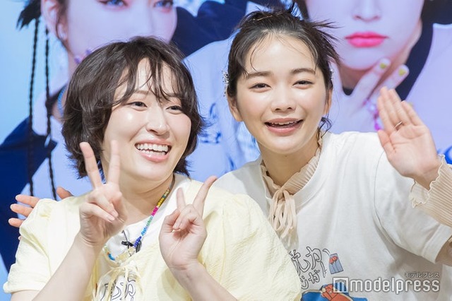 丸山礼、見上愛（C）モデルプレス