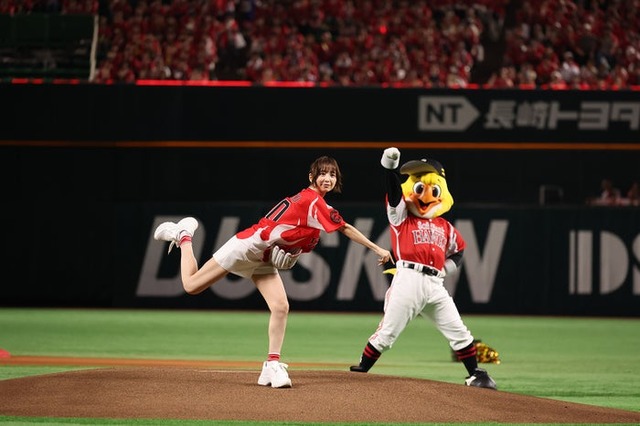 篠田麻里子（C）SoftBank HAWKS