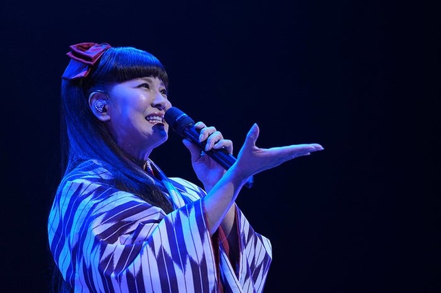 南野陽子「YOKO MINAMINO 40th Anniversary～ALL singles～“楽園のDoor”」（C）HIRO EDWARD SATO