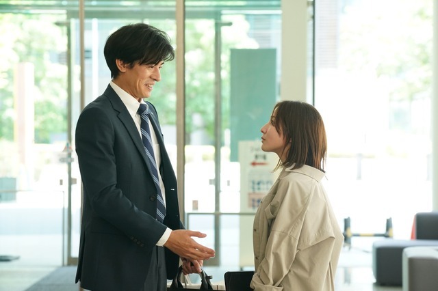 カヲル、愛実を追いかけいきなり抱きしめる！驚く愛美は…『愛の、がっこう。』４話