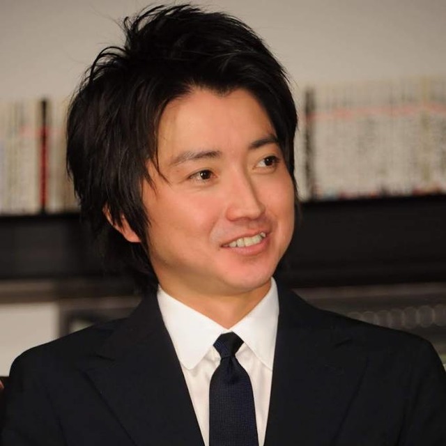1児の父・藤原竜也、子供との“真剣勝負”でまさかの結果に「プール行った時に…」