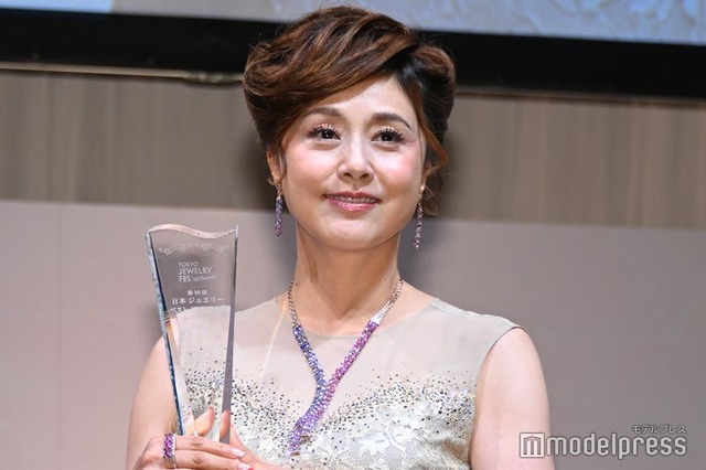 50代部門を受賞した藤原紀香（C）モデルプレス