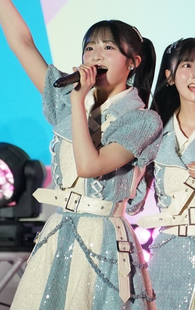 秋山由奈【写真：竹内みちまろ】