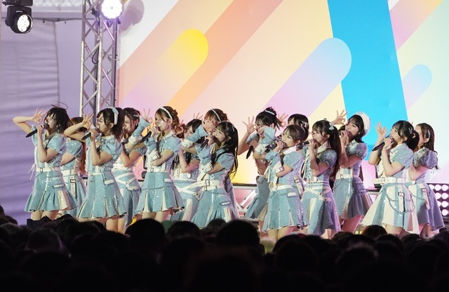AKB48【写真：竹内みちまろ】