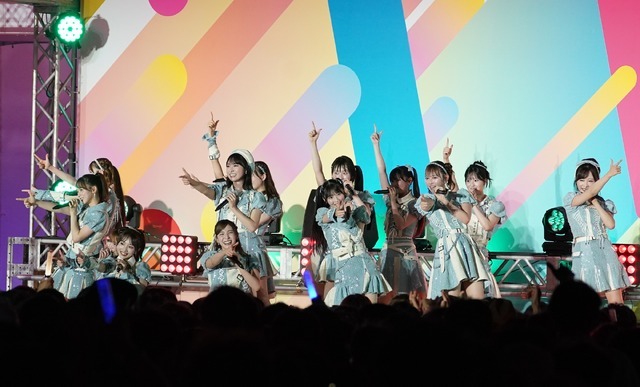AKB48【写真：竹内みちまろ】