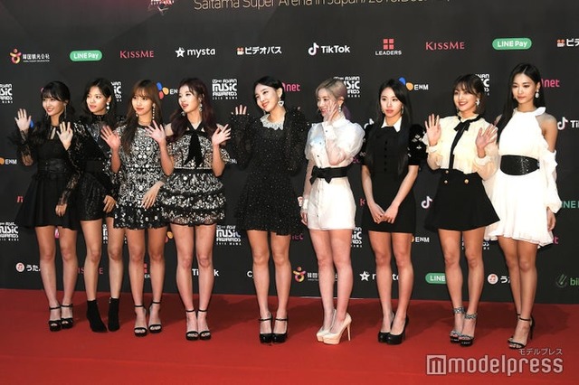 TWICE （C）モデルプレス
