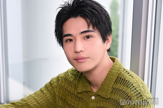 モデルプレスのインタビューに応じた中沢元紀（C）モデルプレス