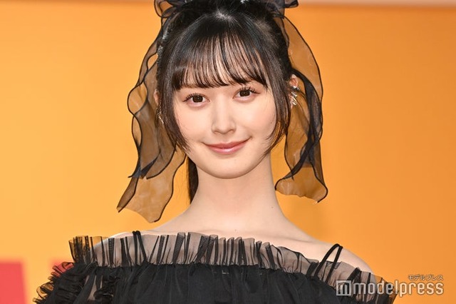 黒髪の山本望叶（C）モデルプレス