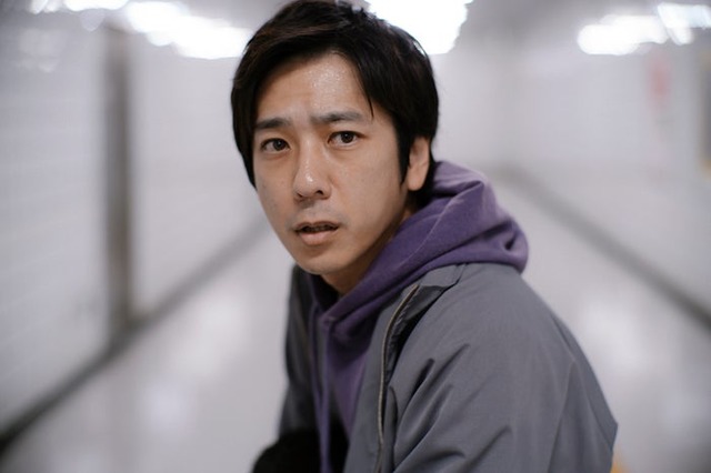 二宮和也（C）2025 映画「８番出口」製作委員会