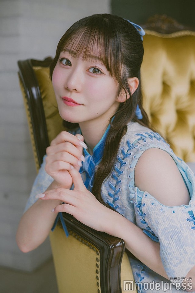 モデルプレスのインタビューに応じた真中まな（C）モデルプレス