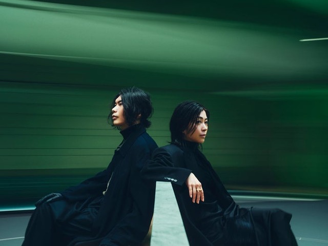 米津玄師、宇多田ヒカル  アーティスト写真／Photo by 山田智和